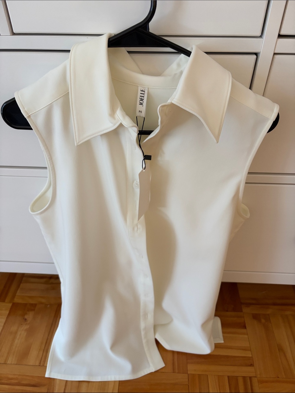 Sleeveless Button-Front Collared Top in Ivory